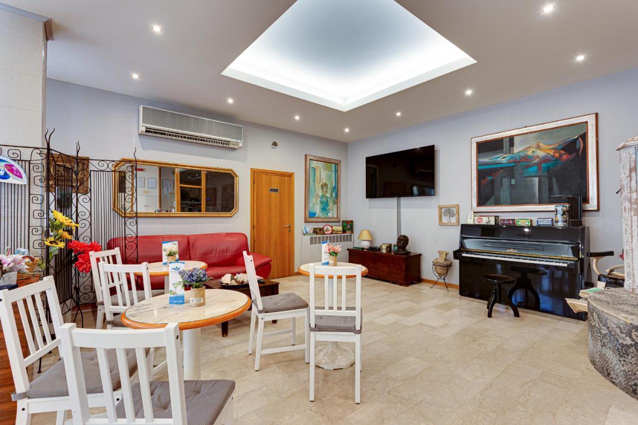 Hotel Kiss Cesenatico Εξωτερικό φωτογραφία