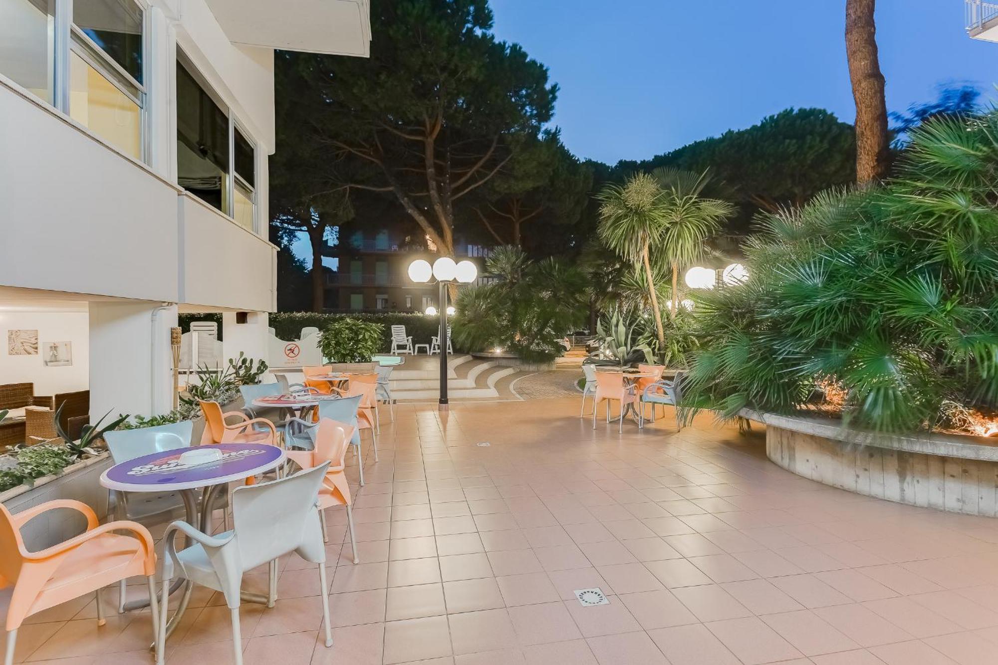 Hotel Kiss Cesenatico Εξωτερικό φωτογραφία